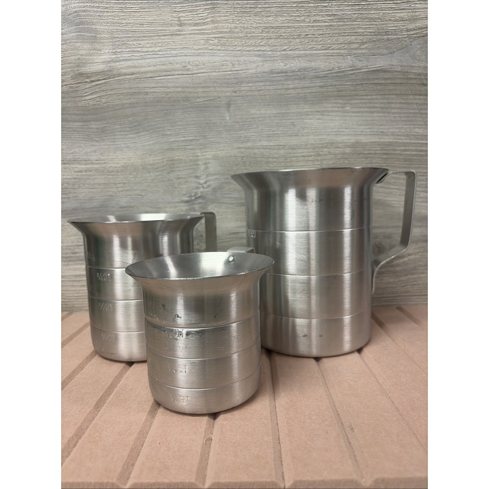 Winco Aluminum Commercial Measuring Cups 2, 1, And 1/2 Quart (C3)
